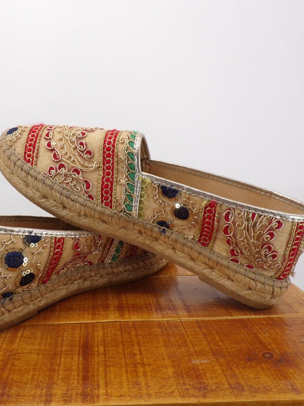 Macarena Espadrilles Women's US 8 - 8.5 Flat Slip On Colorful Fabric and Detail - Picture 6 of 12